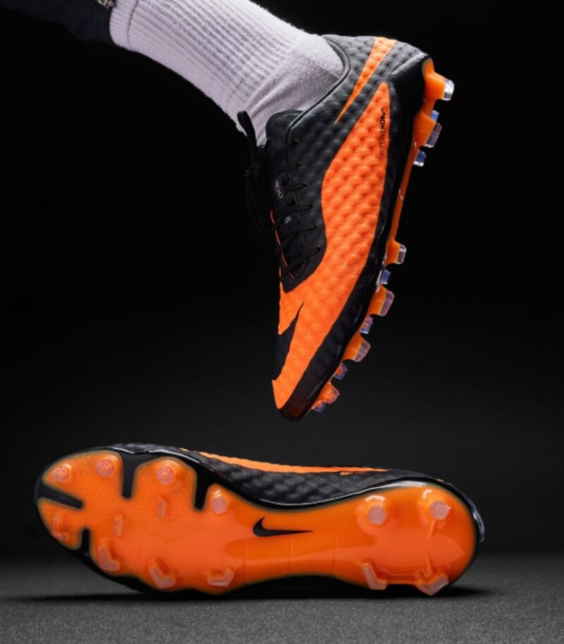 Nike hypervenom Phantom boot in black and orange